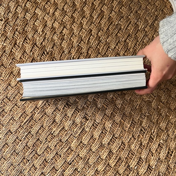 Books 📚 2x1 - Picture 3 of 3